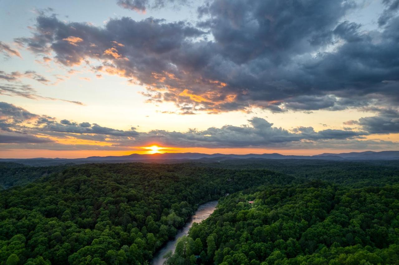 Trout N' About Your Blue Ridge Mountains Retreat, Hot Tub + Game Room! Ellijay Exterior foto