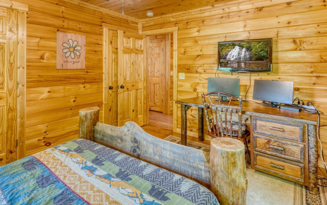 Trout N' About Your Blue Ridge Mountains Retreat, Hot Tub + Game Room! Ellijay Exterior foto